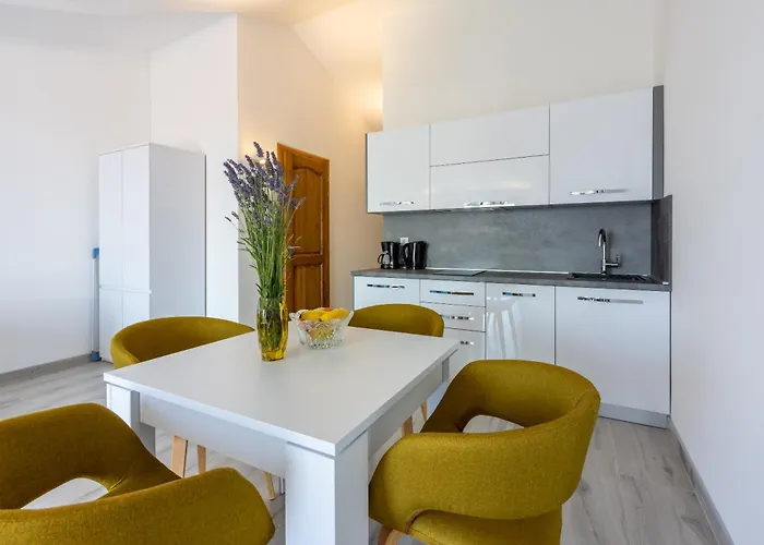 Sunshine E Апартаменты Цриквеница