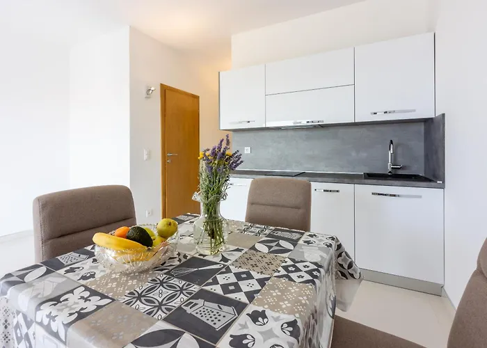 Sunshine E Цриквеница