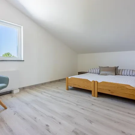 Sunshine E Apartament *