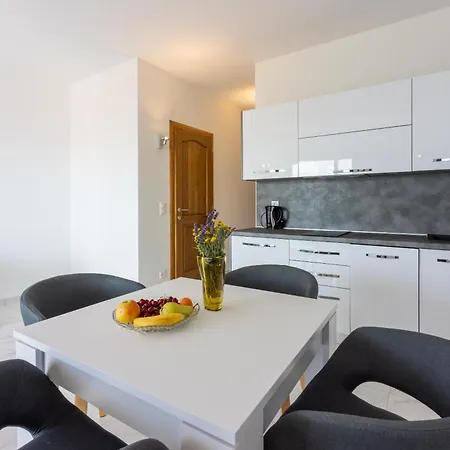 Sunshine E Apartment *