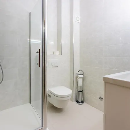 Sunshine E Apartment