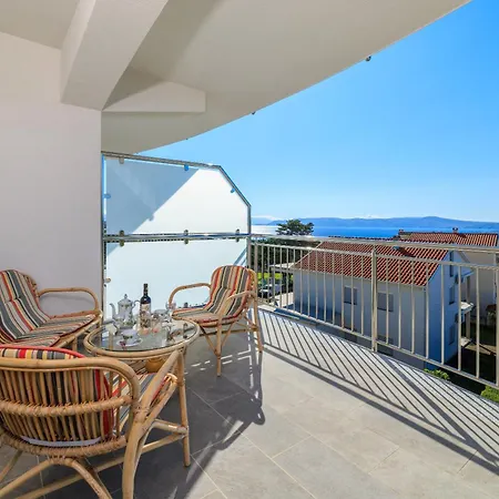 Sunshine E Apartment