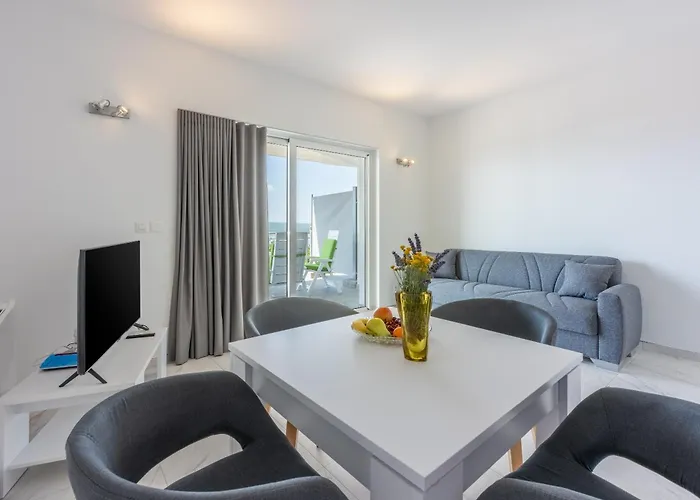 Sunshine E * تْسْغيكفانِتْسا