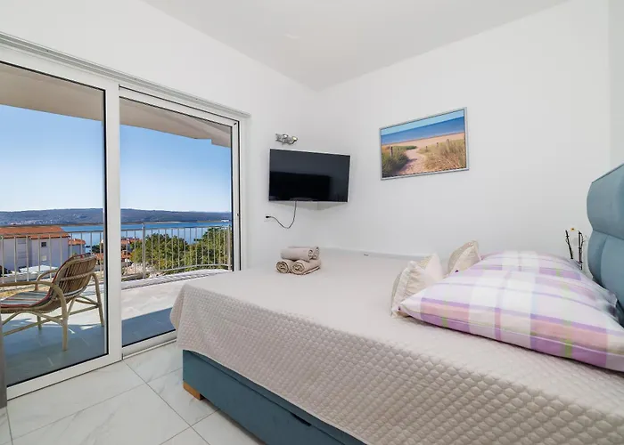 Sunshine E تْسْغيكفانِتْسا